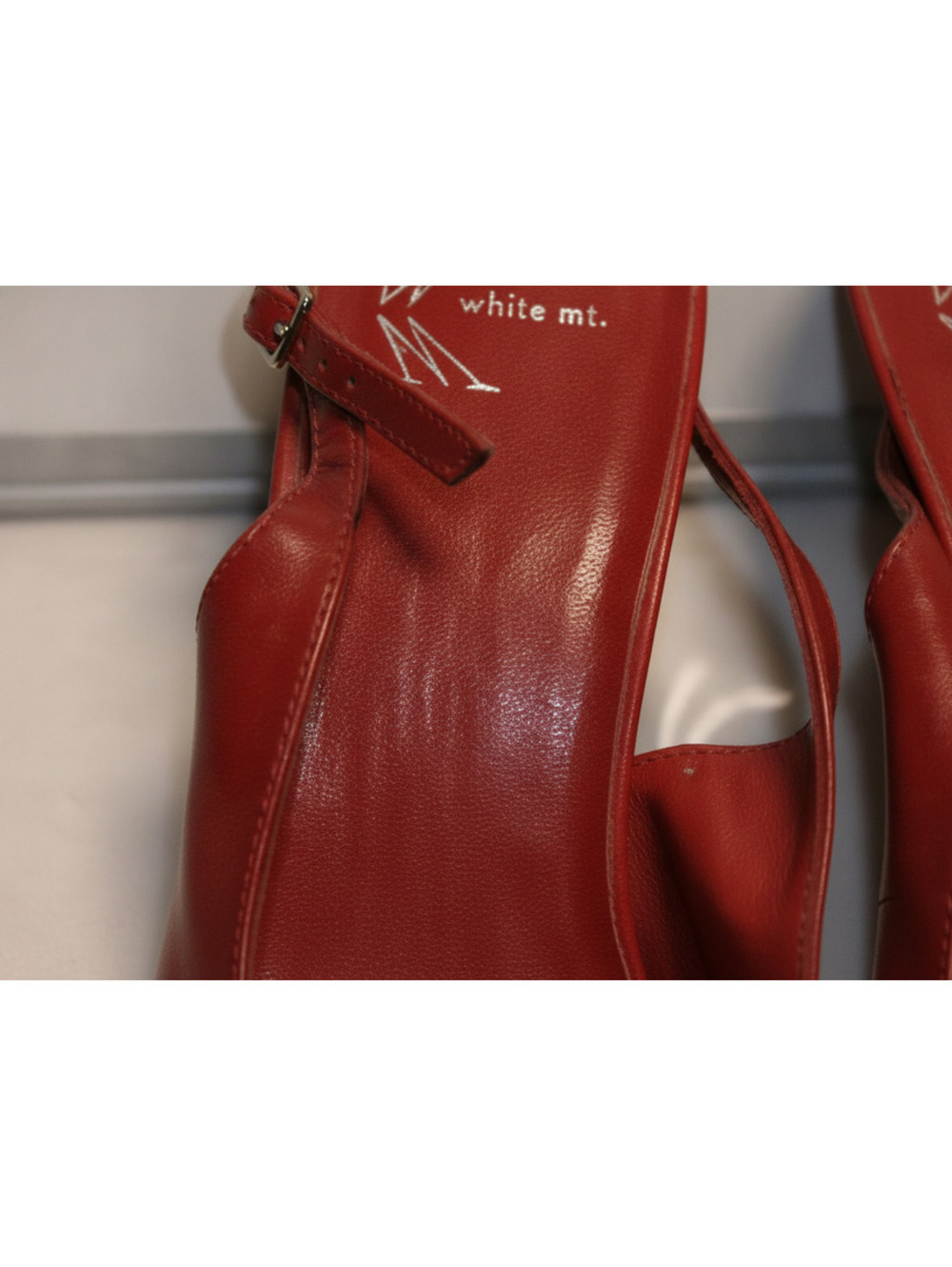 WHITE MT. Women's Red Slingback Strappy Sandals Size 8.5 M